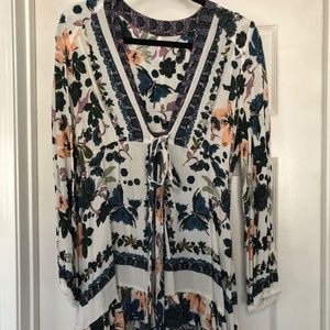 LONG SLEEVE FLORAL TOP